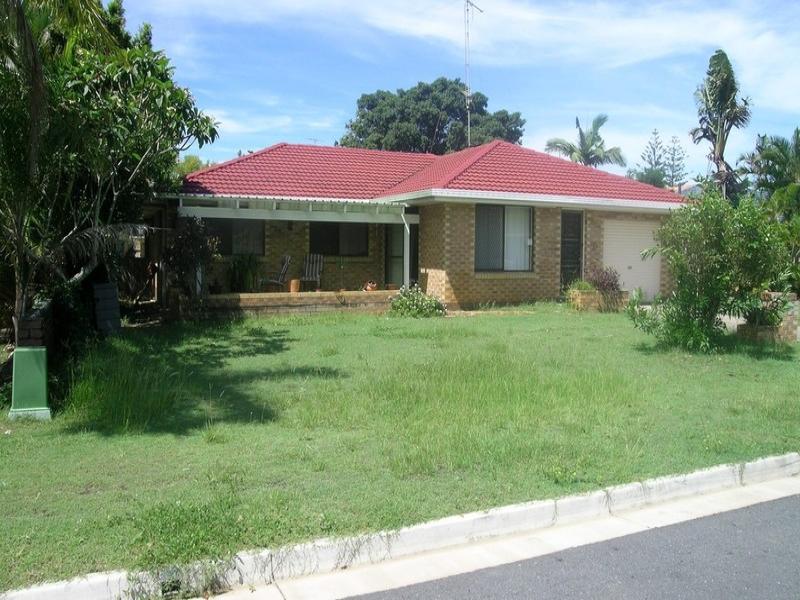 25 Sovereign Drive, Mermaid Waters, QLD 4218