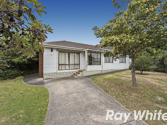10 Johnson Drive, Ferntree Gully, VIC 3156