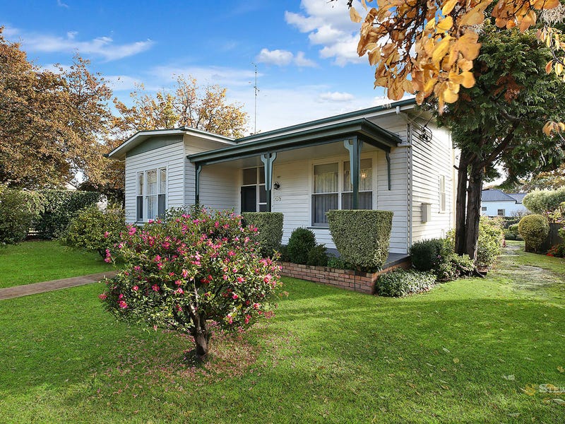 45 Calvert Street, Colac, Vic 3250 House for Sale