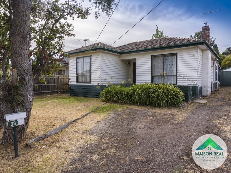 38 Winifred Street, Oak Park, VIC 3046