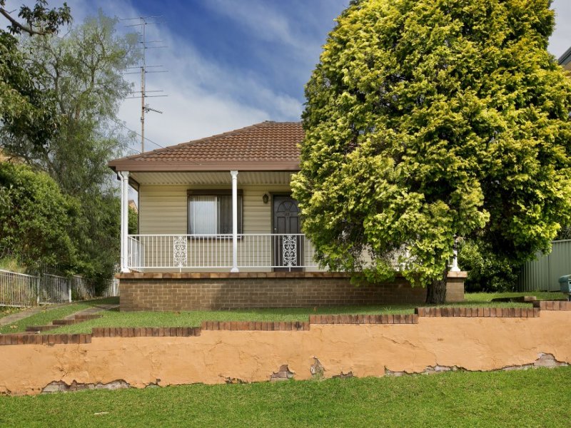 42 Gray Street, Woonona, NSW 2517