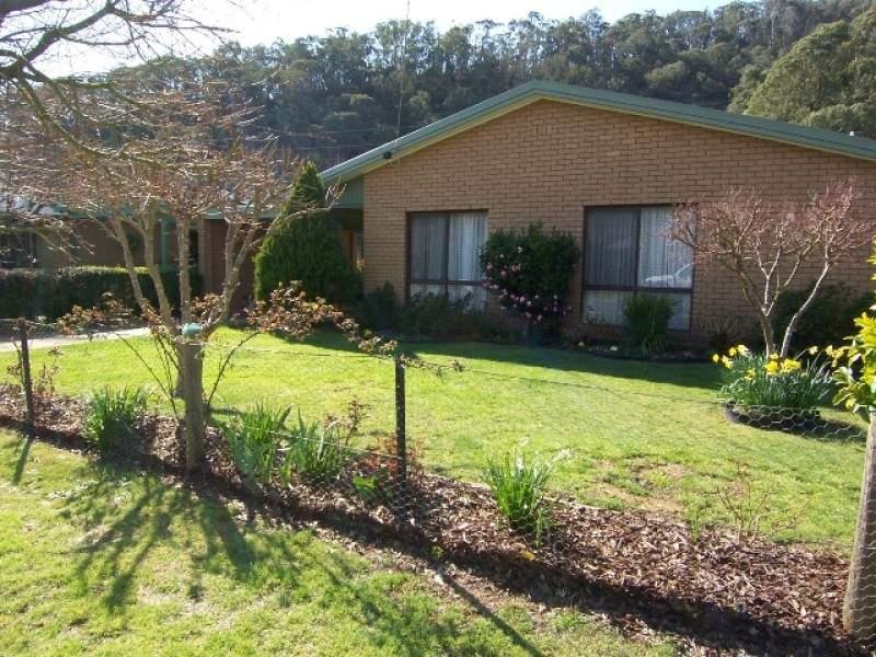 13 Spion Kopje Rd, Bright, Vic 3741 Property Details