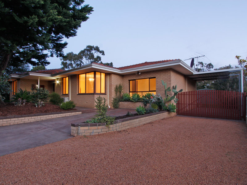 97 Grove Road, Lesmurdie, WA 6076