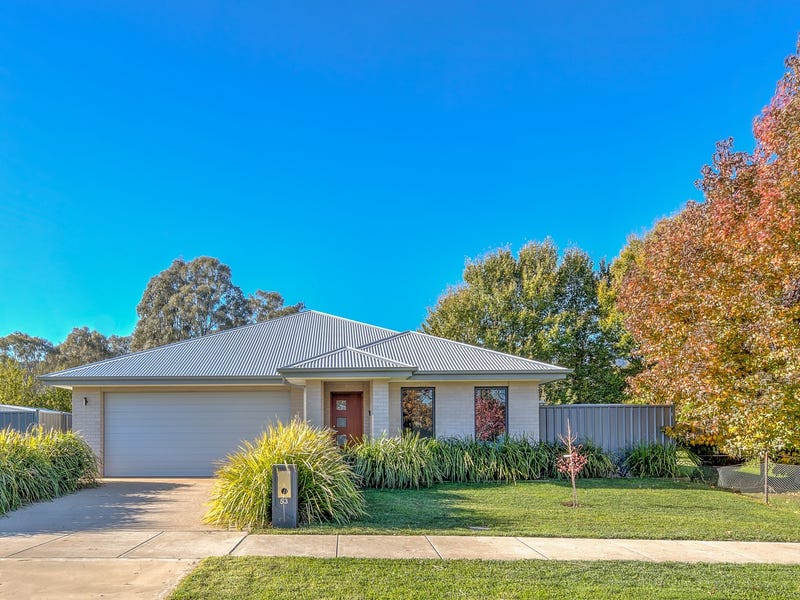 53 Station Street, Porepunkah, VIC 3740