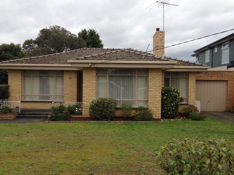 27 Cambridge Drive, Glen Waverley, VIC 3150