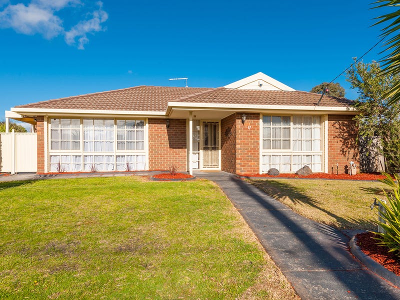 17 Axminster Drive, Craigieburn, Vic 3064 Property Details