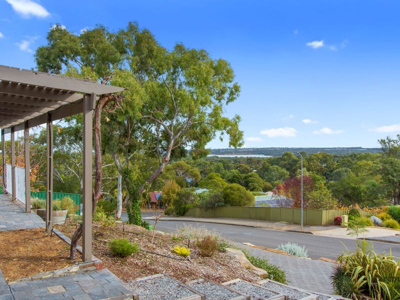 4 Jerilderie Drive, Happy Valley, SA 5159