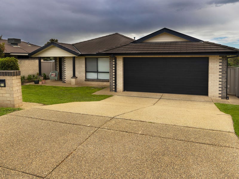 2/2 Deakin Avenue, Lloyd, NSW 2650 Property Details