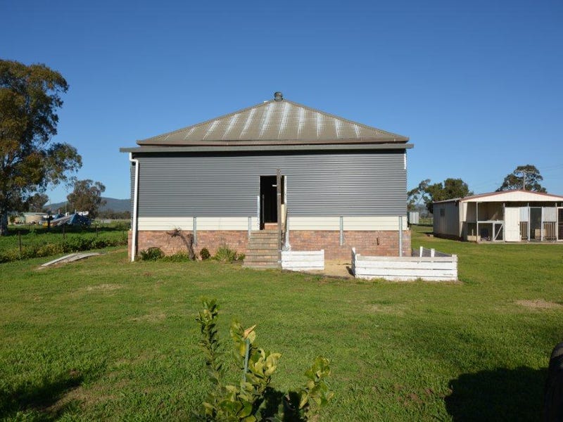 24 Breeza Street, Carroll, NSW 2340