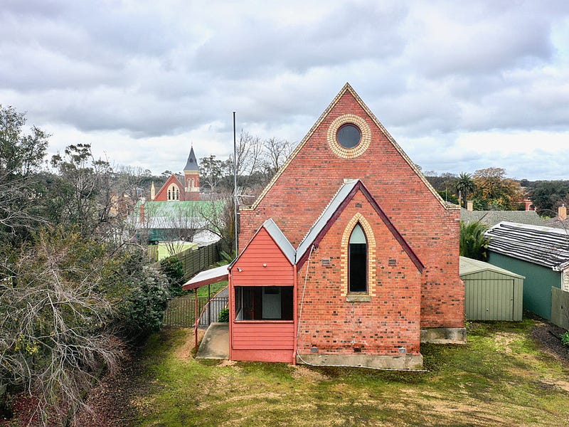 14 Queens Avenue, St Arnaud VIC 3478 · Property Profile and History