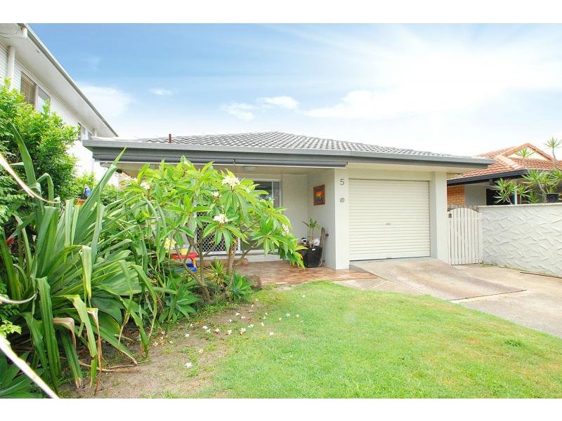 5 Chainey Avenue, Miami, QLD 4220