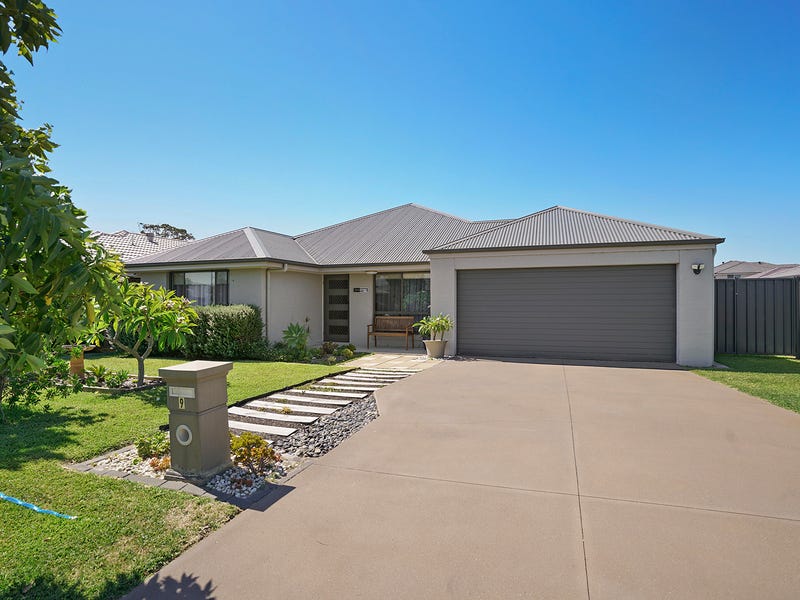 9 Water Street, Fern Bay, NSW 2295