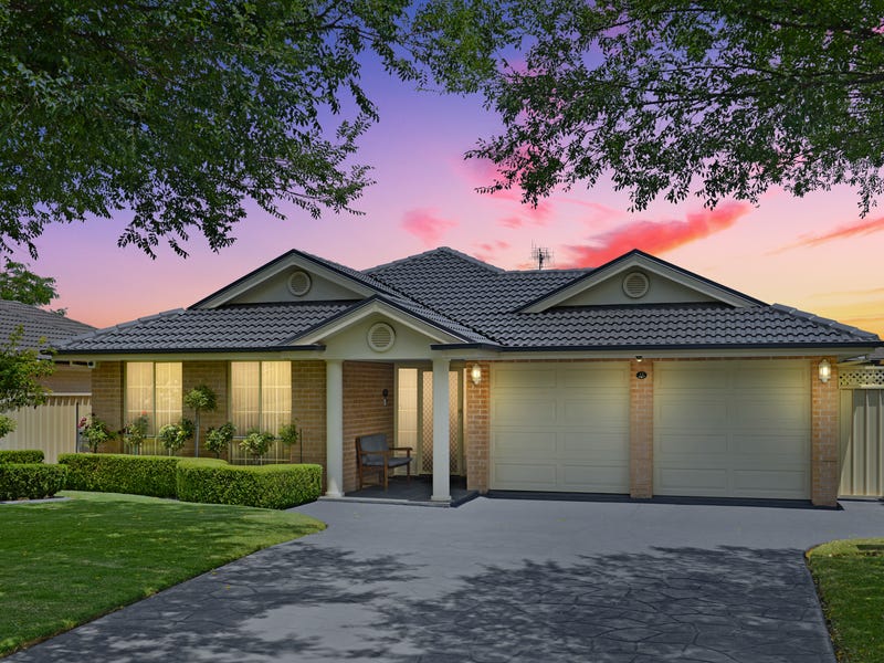 10 Bradley Drive, Harrington Park, NSW 2567