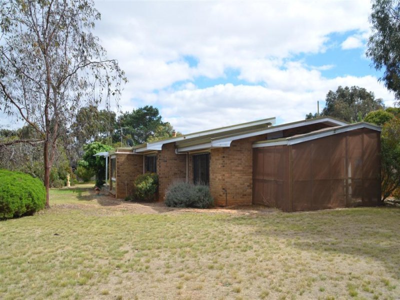 215 Old Glenorchy Rd, Stawell, Vic 3380 Property Details