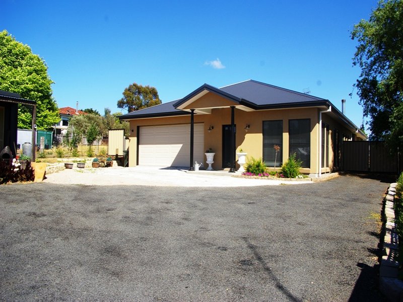 69 Bridge Street, Uralla, NSW 2358