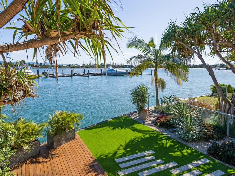 10101 Ephraim Island Parade, Paradise Point, Qld 4216 Villa for Sale