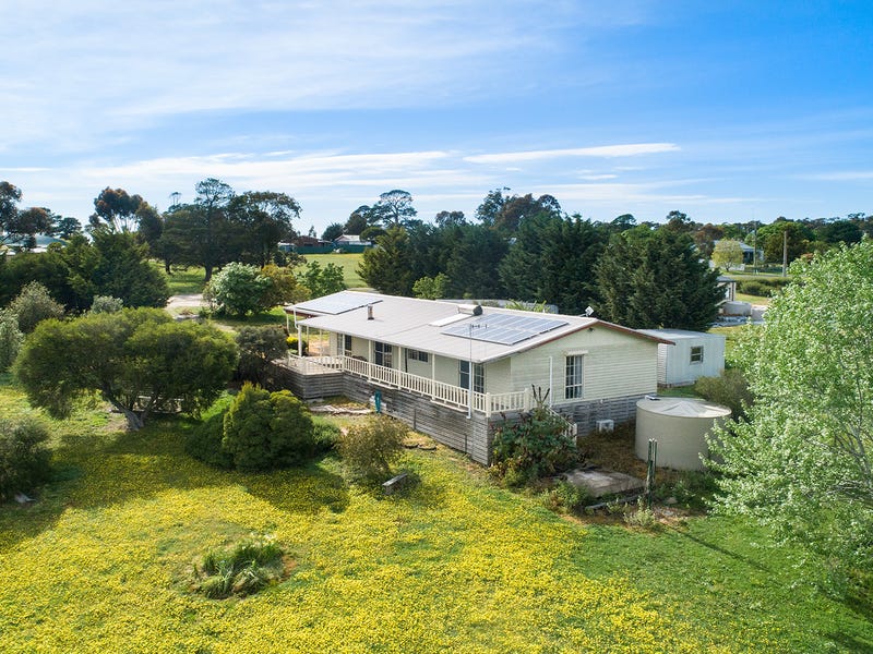 2 Cooke Street, Elphinstone, Vic 3448 Property Details