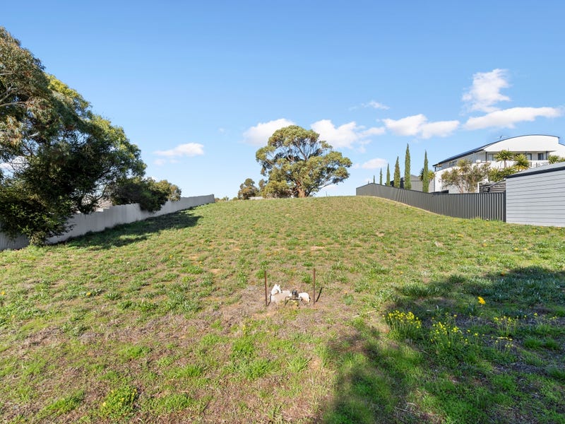 16 Gilbert Street, Clayton Bay, SA 5256