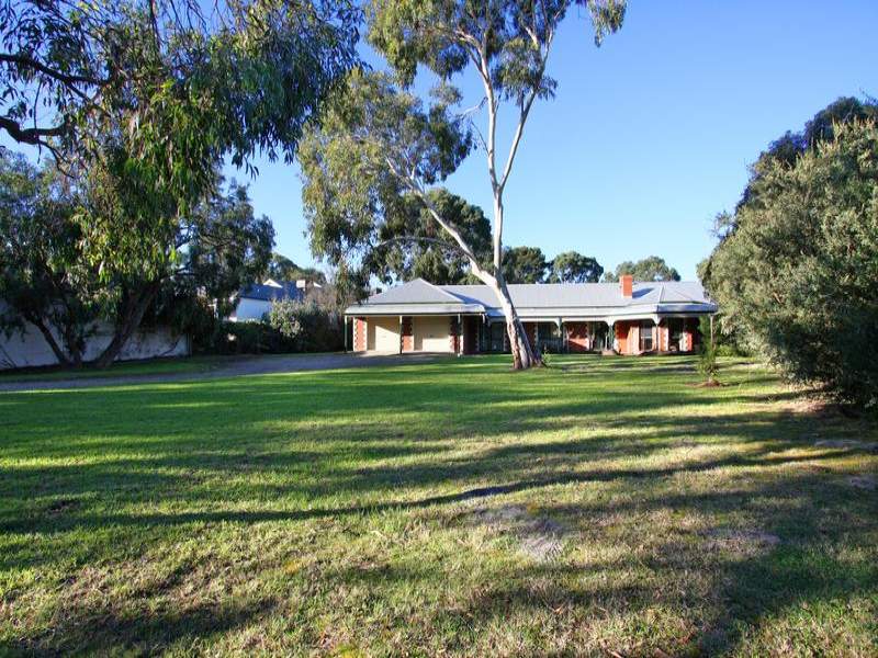 11 Inglewood Crescent, Rosebud, Vic 3939 Property Details