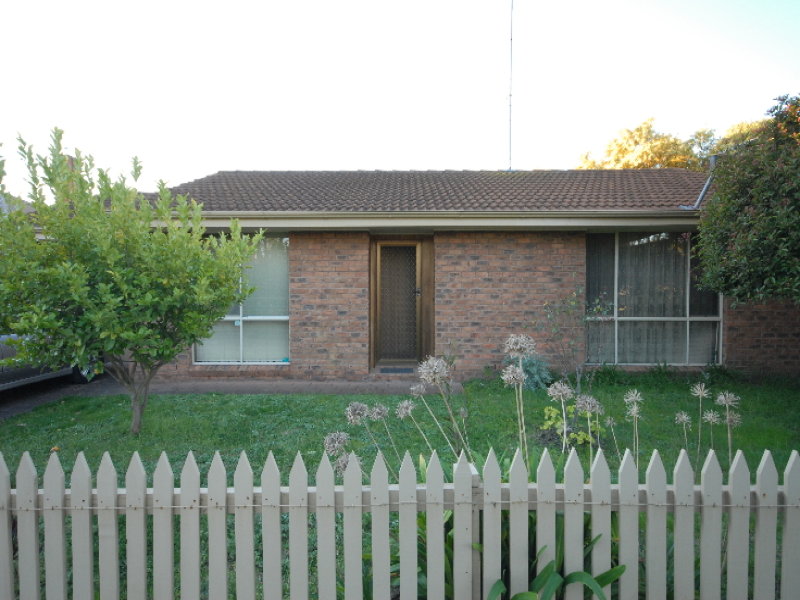 Unit 1/30 Mitchell Street, Bairnsdale, Vic 3875 Property Details