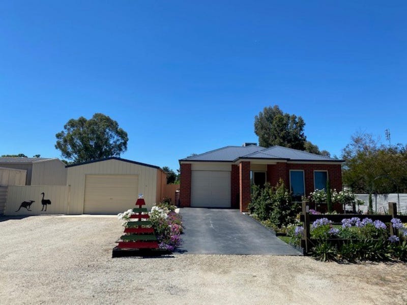 15 Maunder Street, Koondrook, Vic 3580 House for Sale