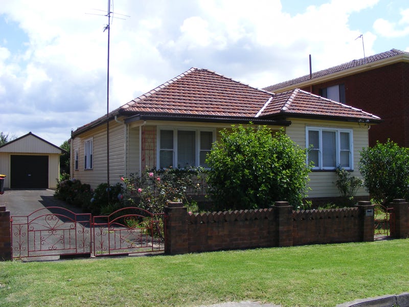 10 Miller Street, Coniston, NSW 2500