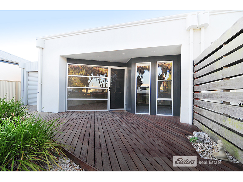 2/20 Elizabeth Street, Robe, SA 5276 Property Details