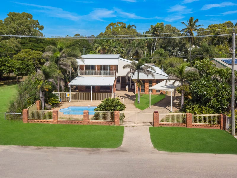 54 Esplanade, Saunders Beach, QLD 4818