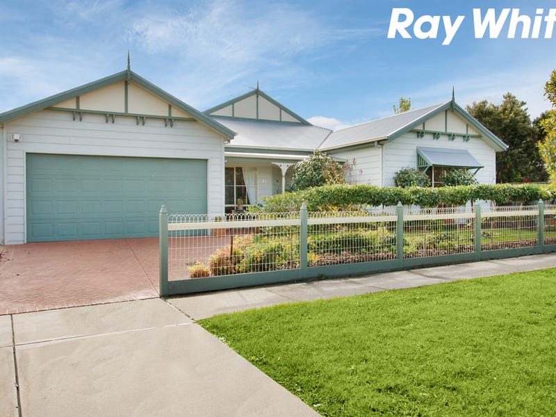 21 Colonial Way, Pakenham, VIC 3810