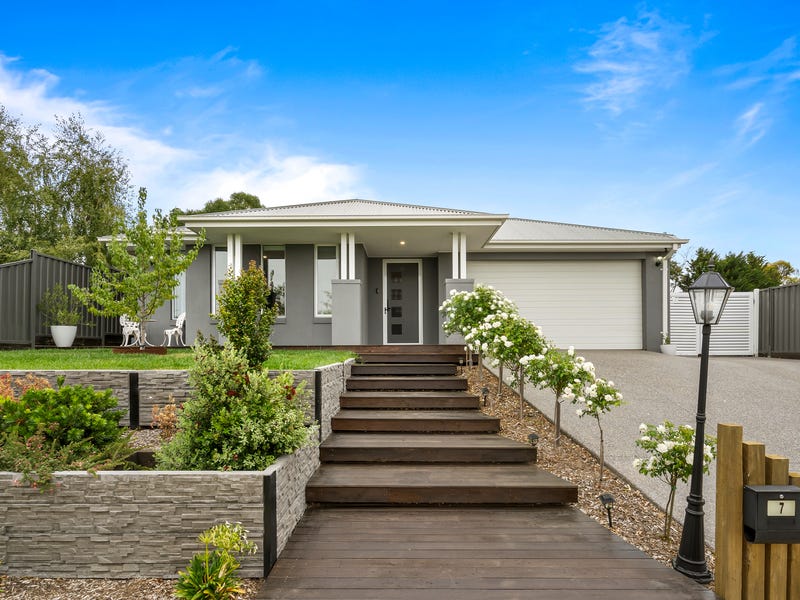 7 Seville Road, Gisborne, Vic 3437 House for Sale