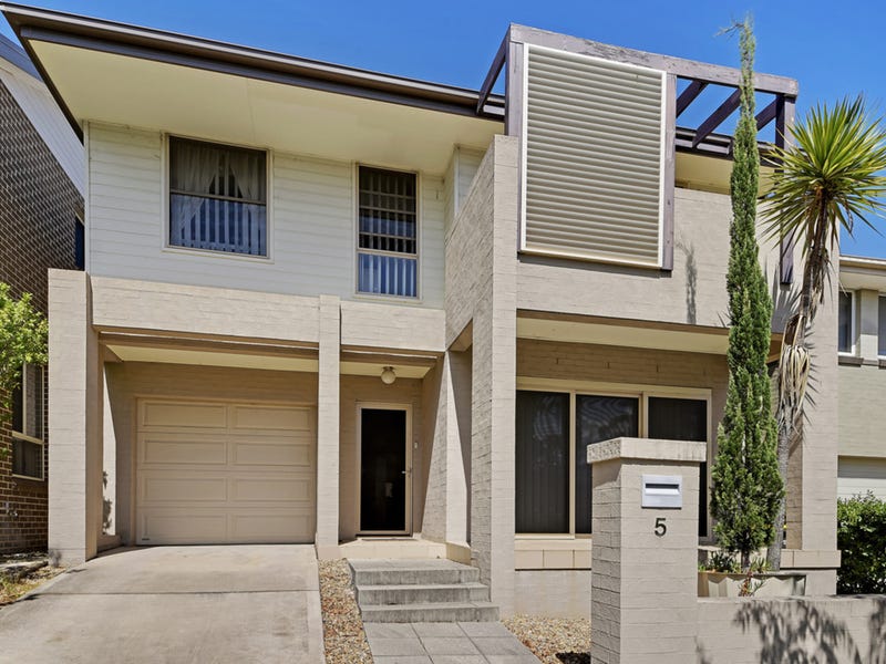 5 Gilchrist Drive, Campbelltown, NSW 2560