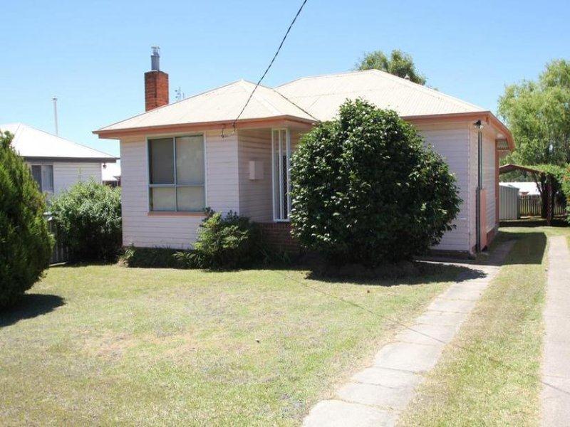 108 Douglas Street, Tenterfield, NSW 2372