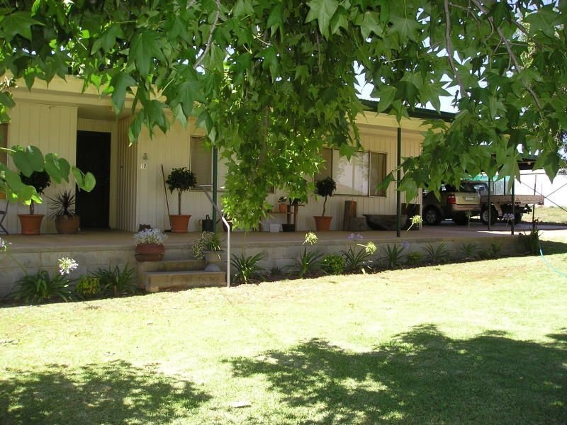 10 Scott Street, Tooleybuc, NSW 2736 Property Details