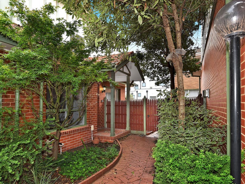 3/1 Flower Street, Essendon, VIC 3040