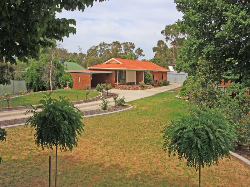 24 Clarke Street West, Howlong, NSW 2643 Property Details