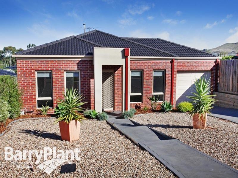 1/37 Stewarts Lane, Sunbury, Vic 3429 Property Details