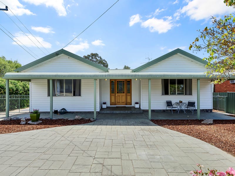 44 Gilmore Place, Queanbeyan West, NSW 2620