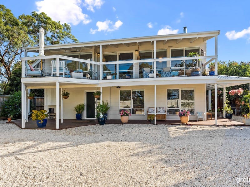 8 Edgewater Terrace, Warneet, Vic 3980 Property Details