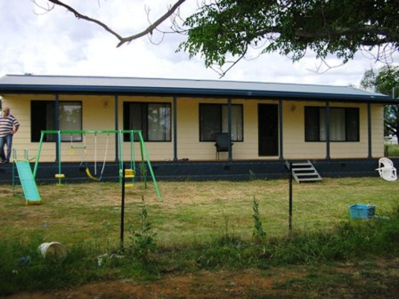 16 Radnor Street, Canowindra, NSW 2804