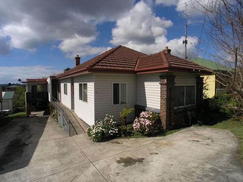 57 Gladstone Ave, Wollongong, NSW 2500 Property Details