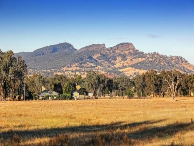 72 Perryman Lane, Table Top, NSW 2640