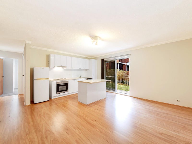2/81 Albert Street, Hornsby, NSW 2077