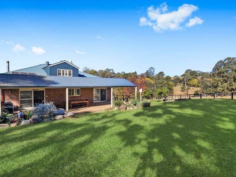 Houses for Sale in Kurrajong Heights, NSW 2758 Pg. 2