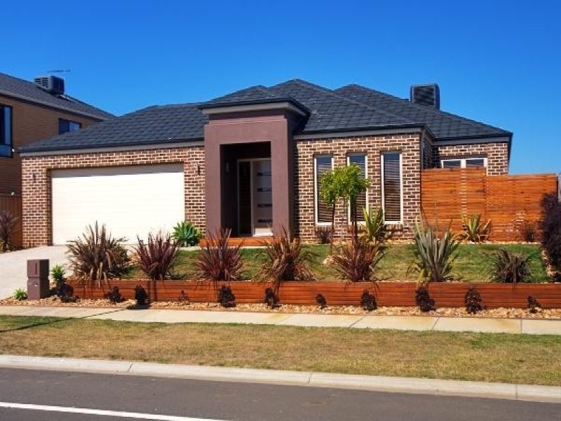 102 Skyline Way, Berwick, VIC 3806