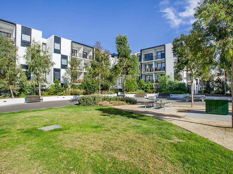 202/71 Henry Street, Kensington, Vic 3031 Property Details