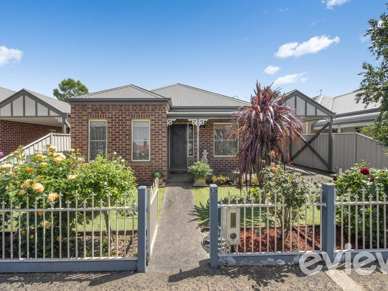 30 Macalister Place, Pakenham, Vic 3810 House for Sale realestate