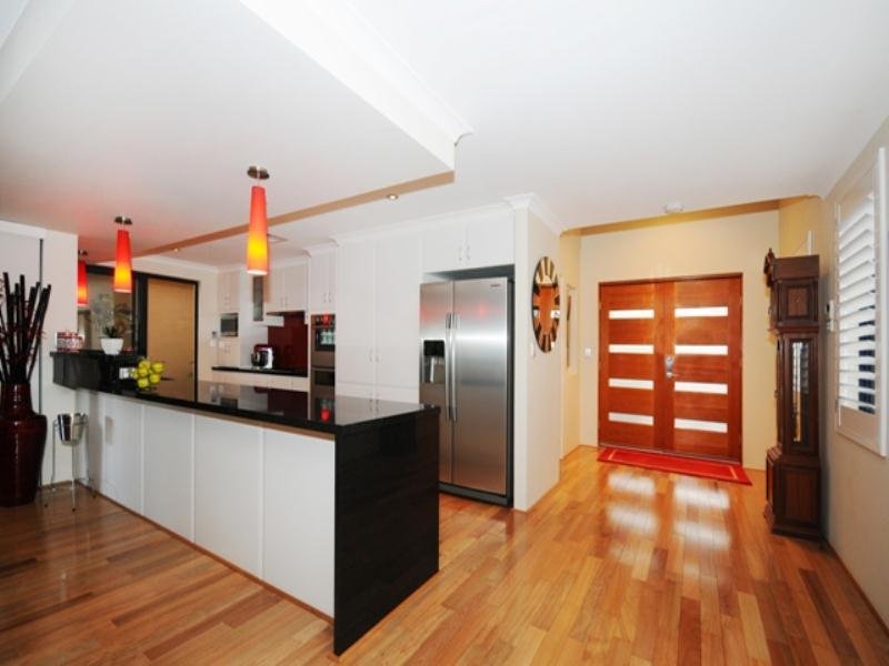 8 Augusta Court, Connolly, WA 6027 Property Details