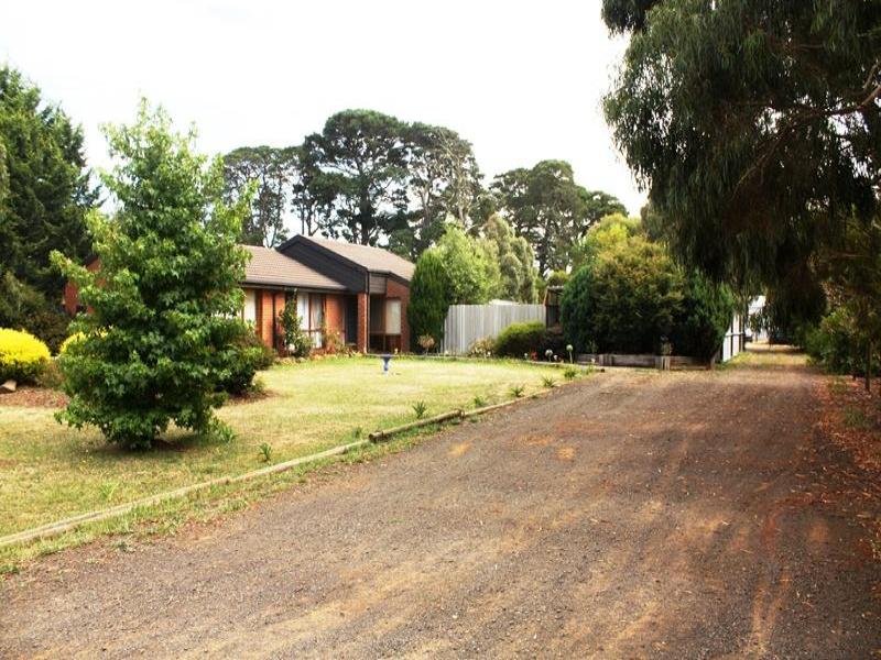 59 White Avenue, Romsey, VIC 3434