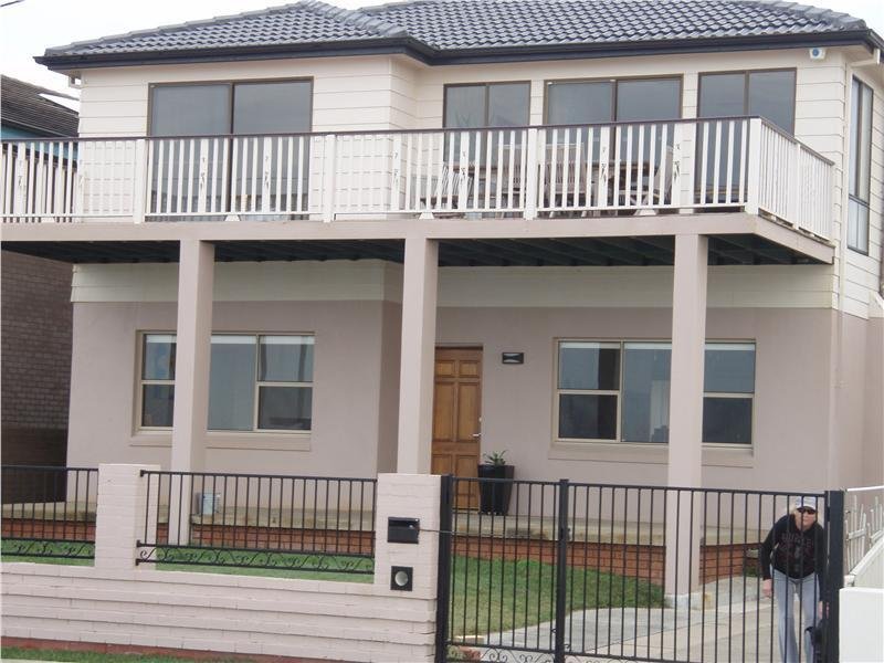 24 John Parade, Merewether, NSW 2291