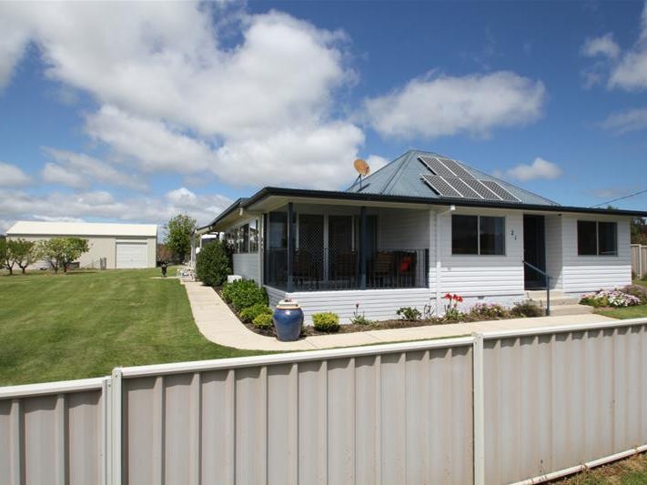21 Douglas Street, Tenterfield, NSW 2372